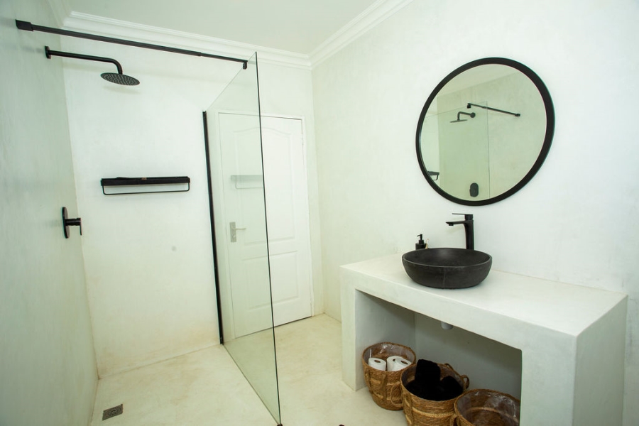 6 Bedroom Property for Sale in Noordwyk Gauteng