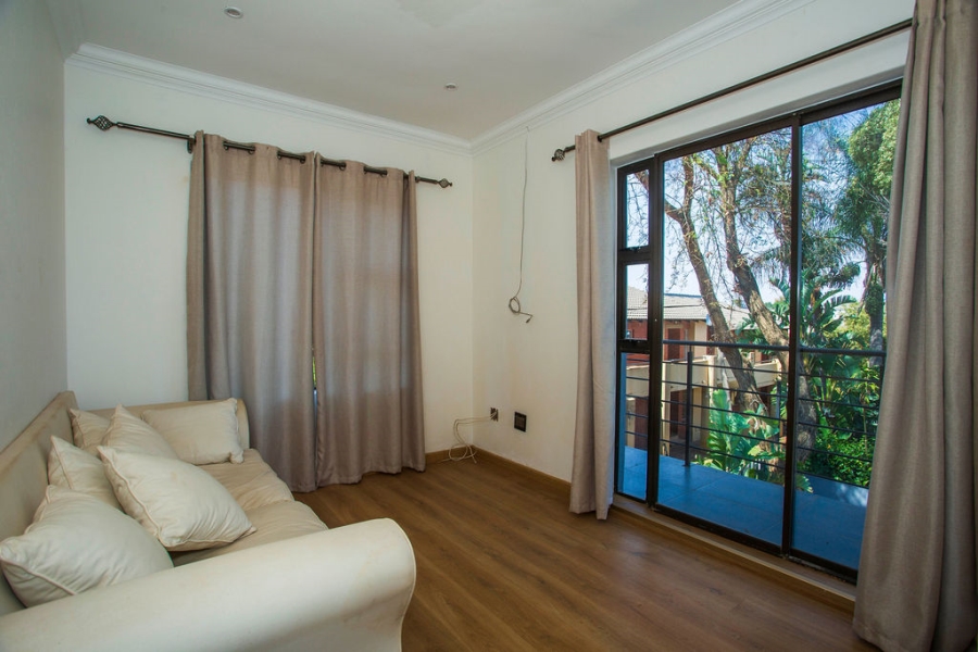 6 Bedroom Property for Sale in Noordwyk Gauteng