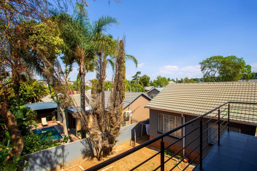 6 Bedroom Property for Sale in Noordwyk Gauteng