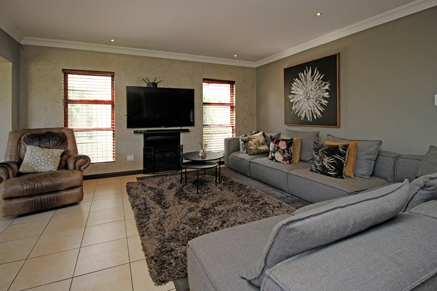 3 Bedroom Property for Sale in Greenstone Hill Gauteng