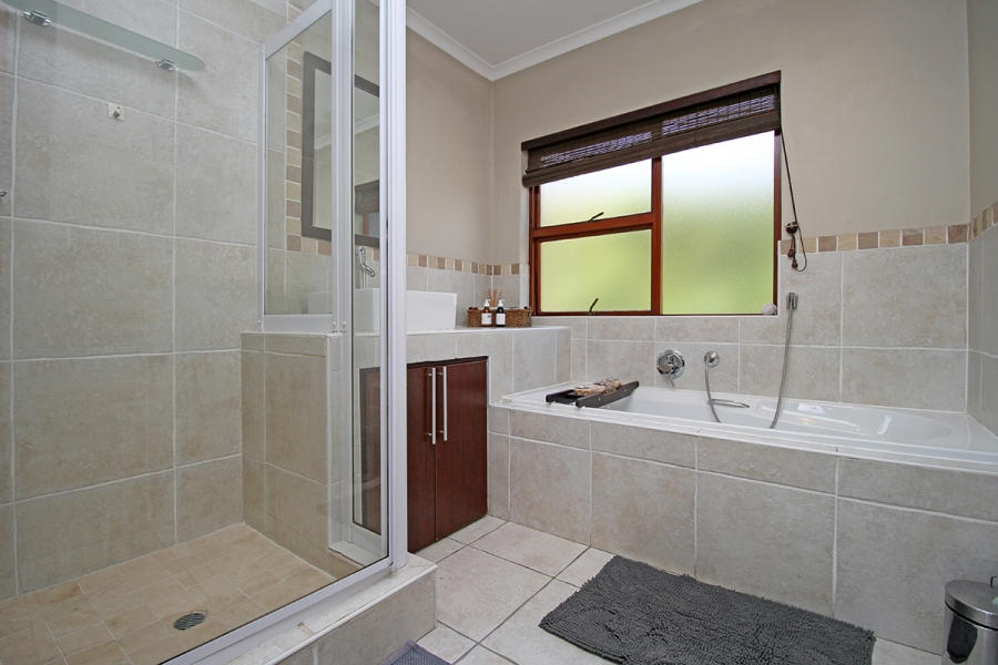 3 Bedroom Property for Sale in Greenstone Hill Gauteng