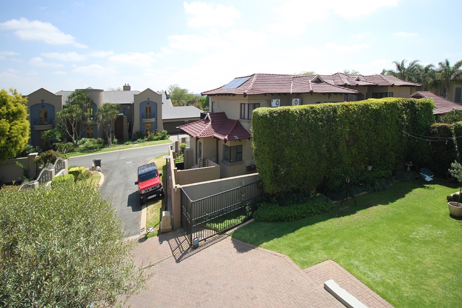 3 Bedroom Property for Sale in Greenstone Hill Gauteng