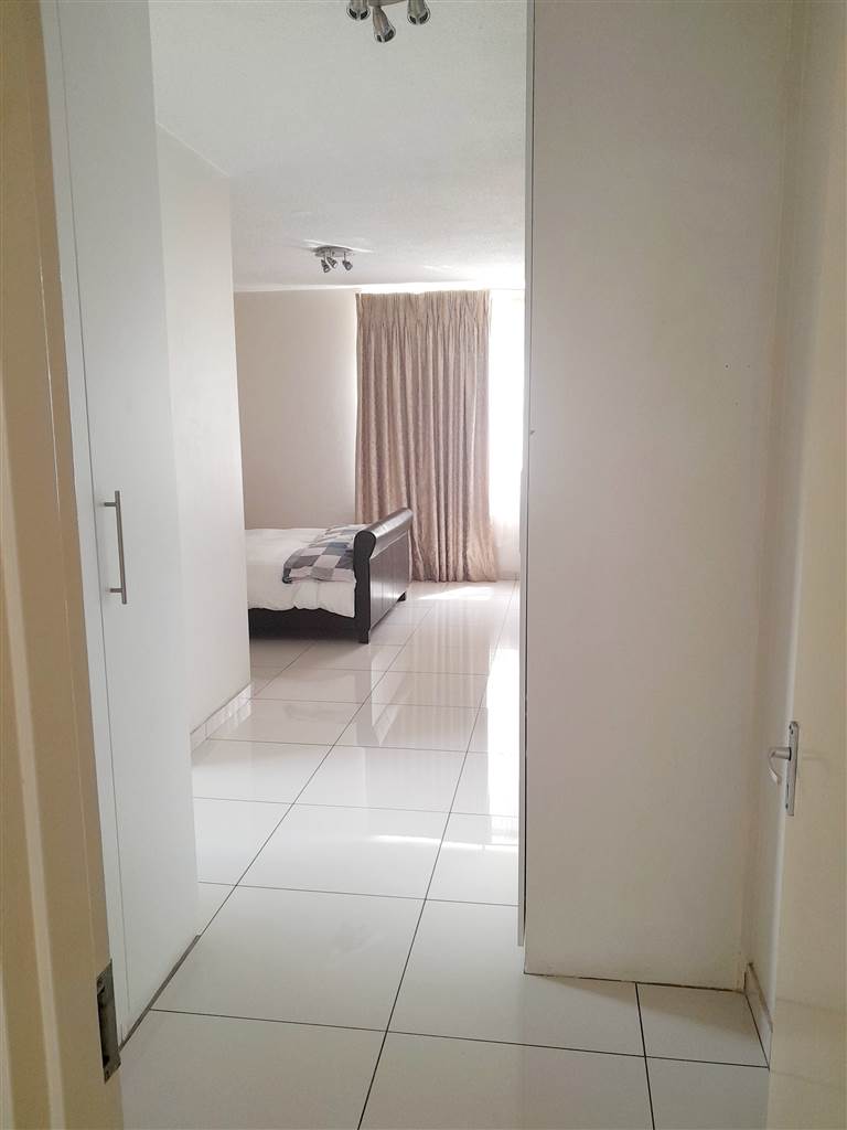To Let 3 Bedroom Property for Rent in Sandhurst Gauteng
