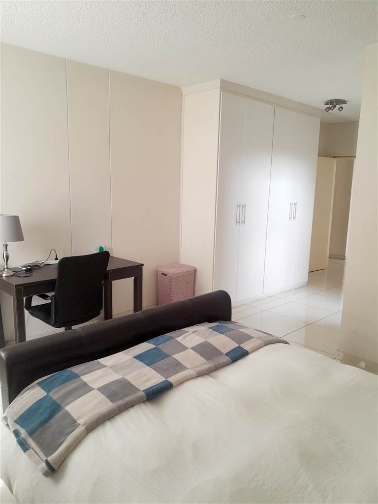 To Let 3 Bedroom Property for Rent in Sandhurst Gauteng