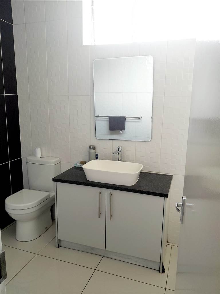 To Let 3 Bedroom Property for Rent in Sandhurst Gauteng