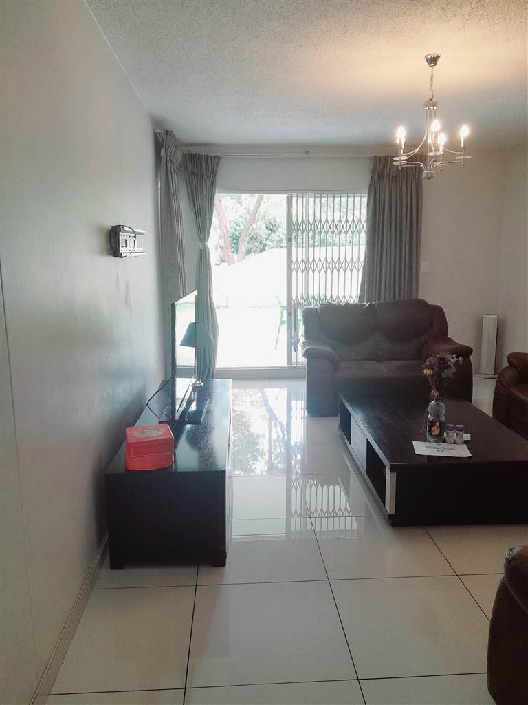 To Let 3 Bedroom Property for Rent in Sandhurst Gauteng