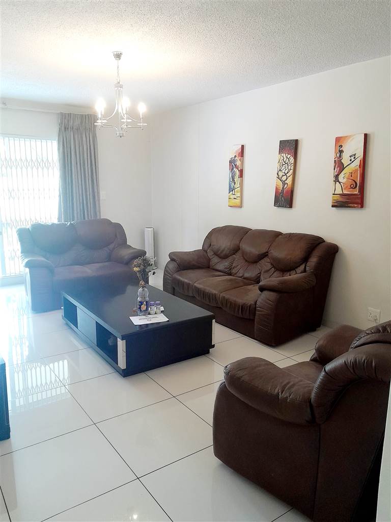 To Let 3 Bedroom Property for Rent in Sandhurst Gauteng