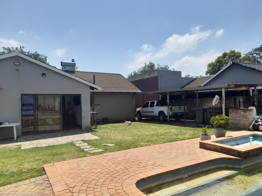 3 Bedroom Property for Sale in Brackenhurst Gauteng