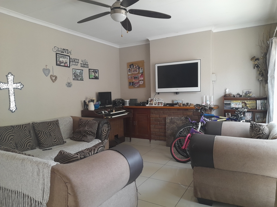 3 Bedroom Property for Sale in Brackenhurst Gauteng