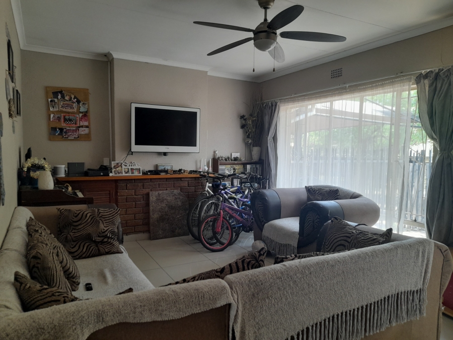 3 Bedroom Property for Sale in Brackenhurst Gauteng