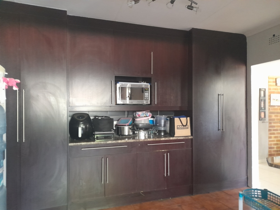 3 Bedroom Property for Sale in Brackenhurst Gauteng