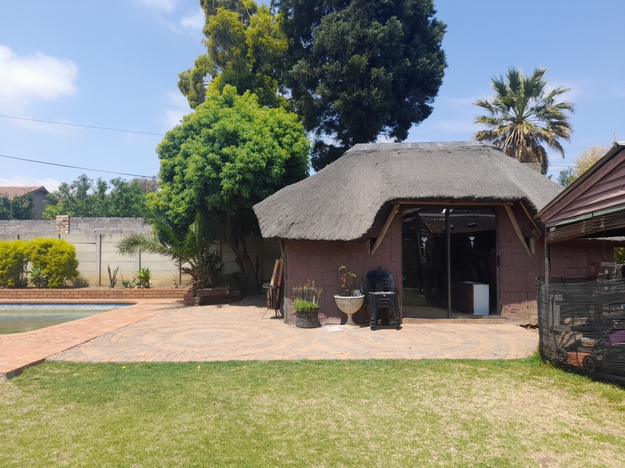 3 Bedroom Property for Sale in Brackenhurst Gauteng