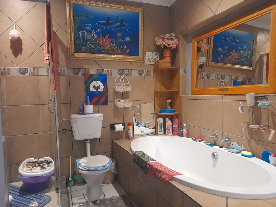 3 Bedroom Property for Sale in Brackenhurst Gauteng