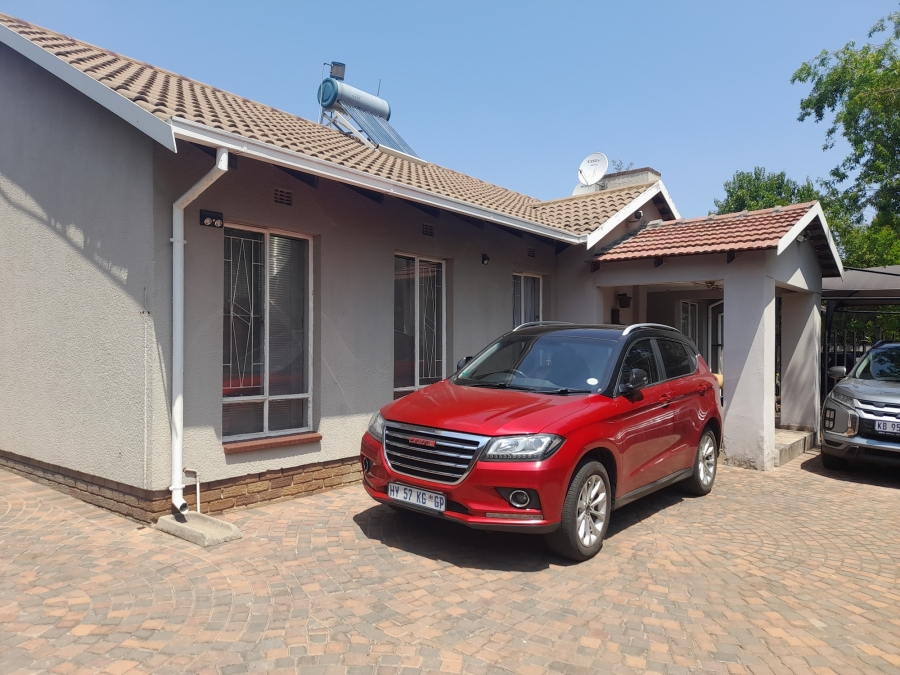 3 Bedroom Property for Sale in Brackenhurst Gauteng