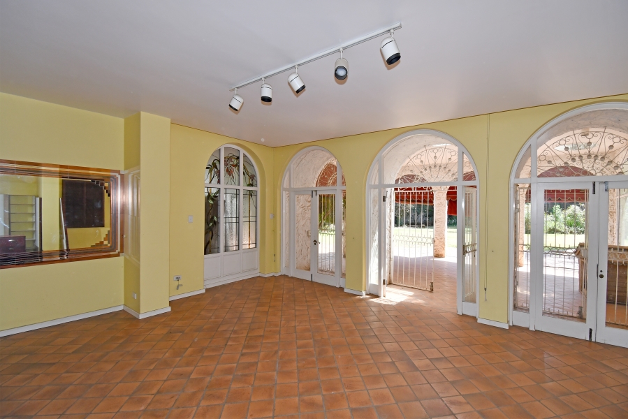 6 Bedroom Property for Sale in Dunkeld Gauteng