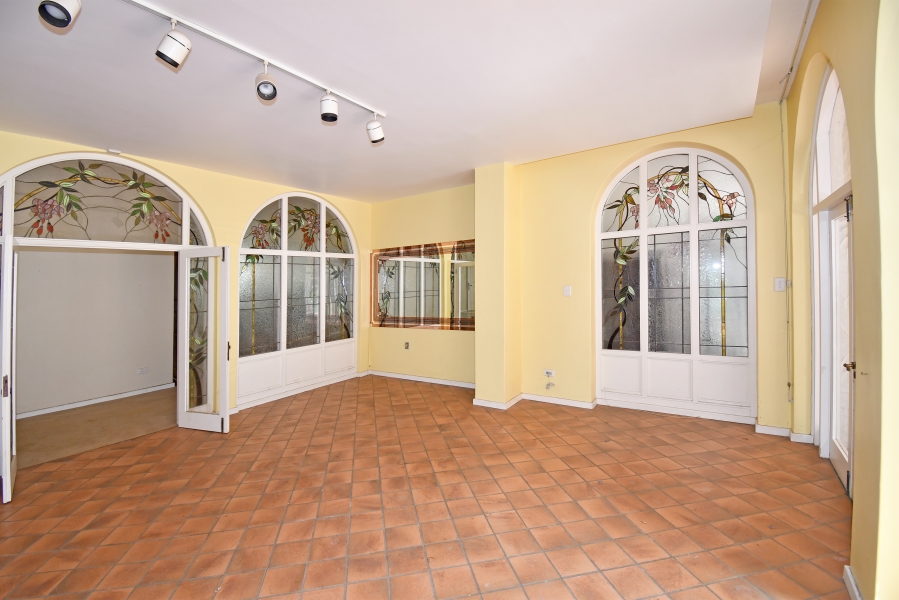 6 Bedroom Property for Sale in Dunkeld Gauteng