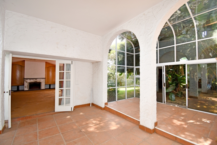 6 Bedroom Property for Sale in Dunkeld Gauteng