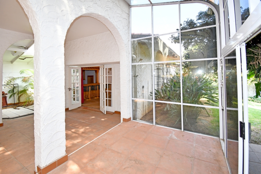 6 Bedroom Property for Sale in Dunkeld Gauteng