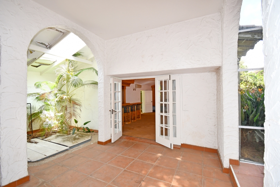 6 Bedroom Property for Sale in Dunkeld Gauteng