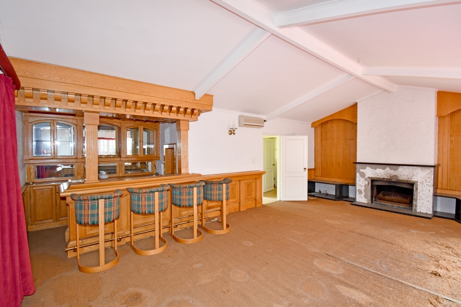 6 Bedroom Property for Sale in Dunkeld Gauteng