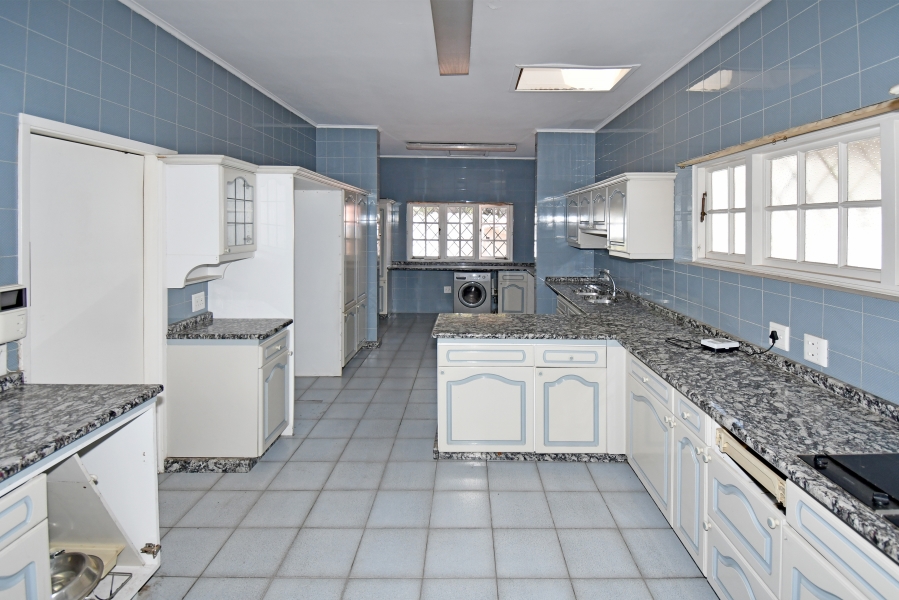 6 Bedroom Property for Sale in Dunkeld Gauteng