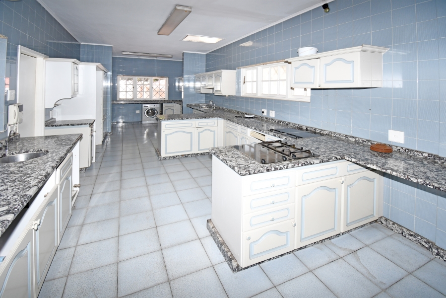 6 Bedroom Property for Sale in Dunkeld Gauteng