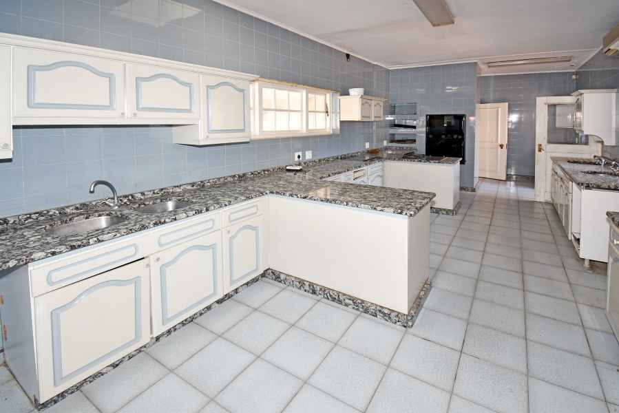 6 Bedroom Property for Sale in Dunkeld Gauteng