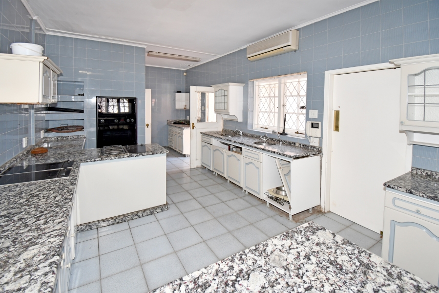 6 Bedroom Property for Sale in Dunkeld Gauteng