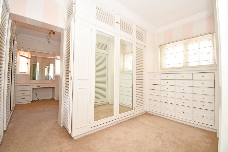 6 Bedroom Property for Sale in Dunkeld Gauteng