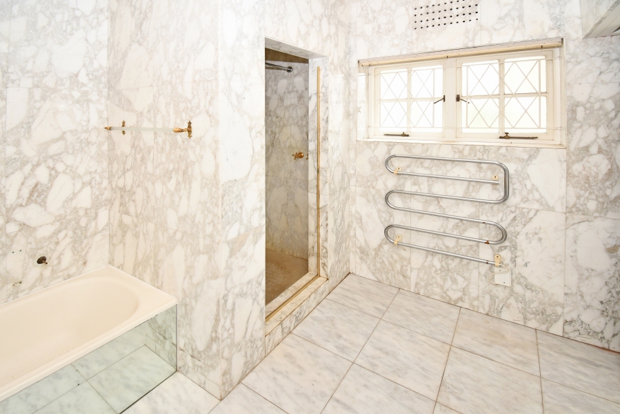6 Bedroom Property for Sale in Dunkeld Gauteng