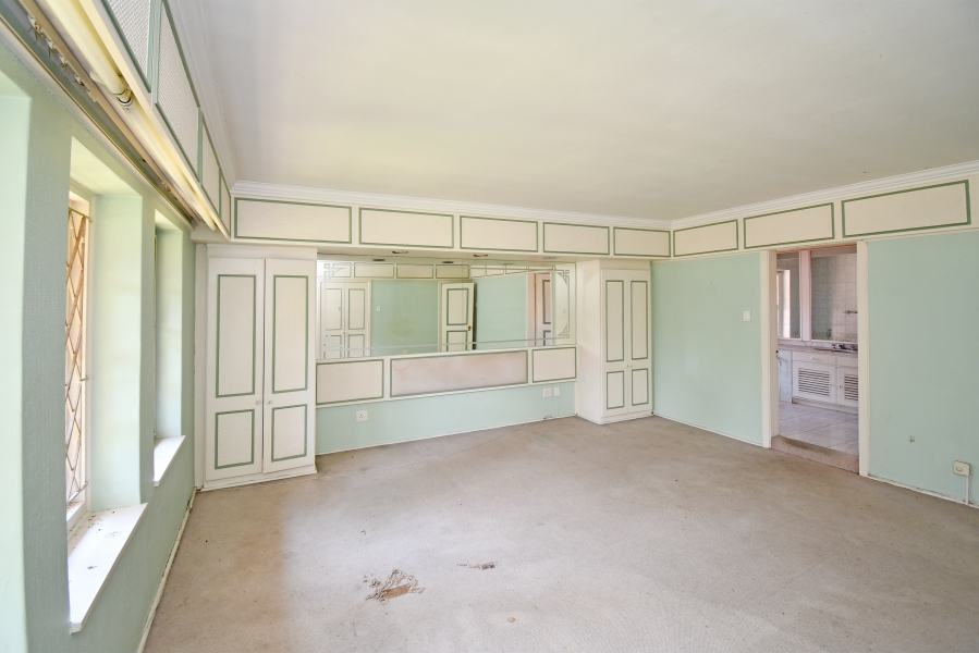 6 Bedroom Property for Sale in Dunkeld Gauteng