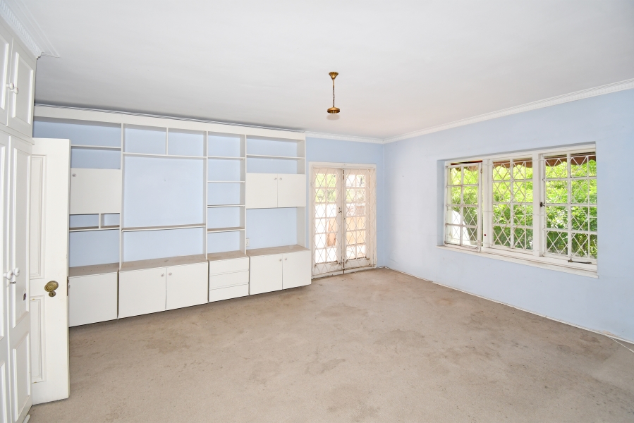 6 Bedroom Property for Sale in Dunkeld Gauteng