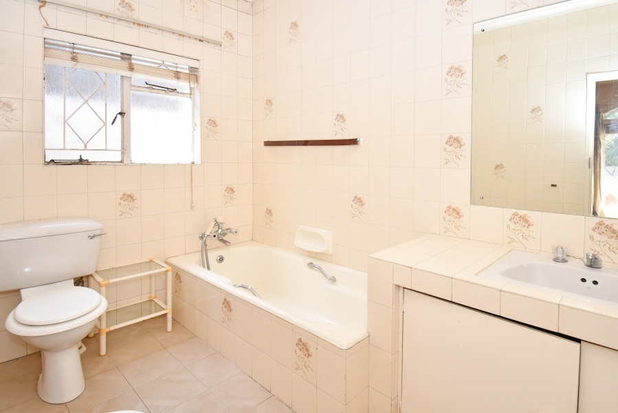 6 Bedroom Property for Sale in Dunkeld Gauteng