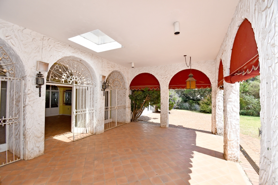 6 Bedroom Property for Sale in Dunkeld Gauteng
