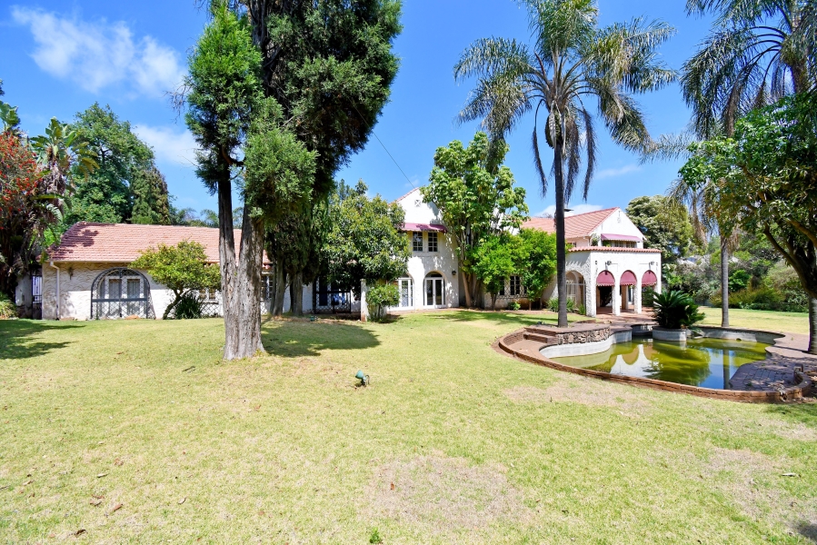 6 Bedroom Property for Sale in Dunkeld Gauteng