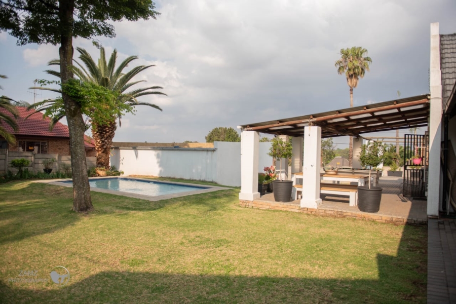 4 Bedroom Property for Sale in Van Riebeeck Park Gauteng