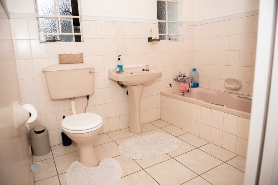 4 Bedroom Property for Sale in Van Riebeeck Park Gauteng