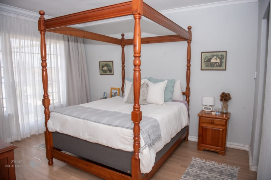 4 Bedroom Property for Sale in Van Riebeeck Park Gauteng