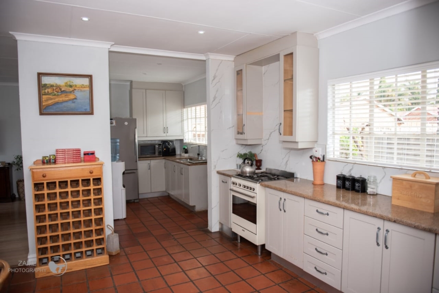 4 Bedroom Property for Sale in Van Riebeeck Park Gauteng