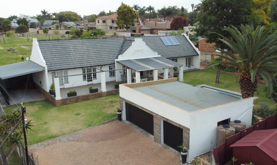 4 Bedroom Property for Sale in Van Riebeeck Park Gauteng