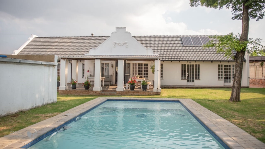 4 Bedroom Property for Sale in Van Riebeeck Park Gauteng