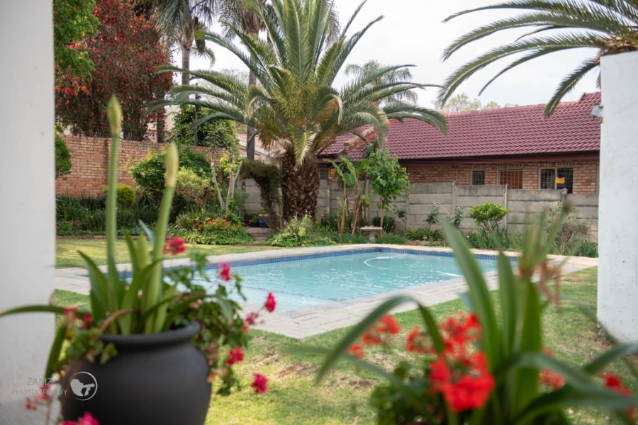 4 Bedroom Property for Sale in Van Riebeeck Park Gauteng