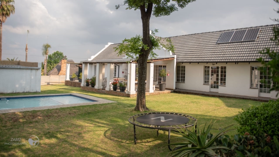 4 Bedroom Property for Sale in Van Riebeeck Park Gauteng