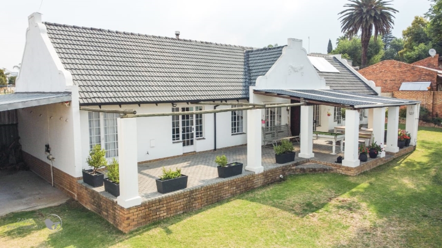 4 Bedroom Property for Sale in Van Riebeeck Park Gauteng