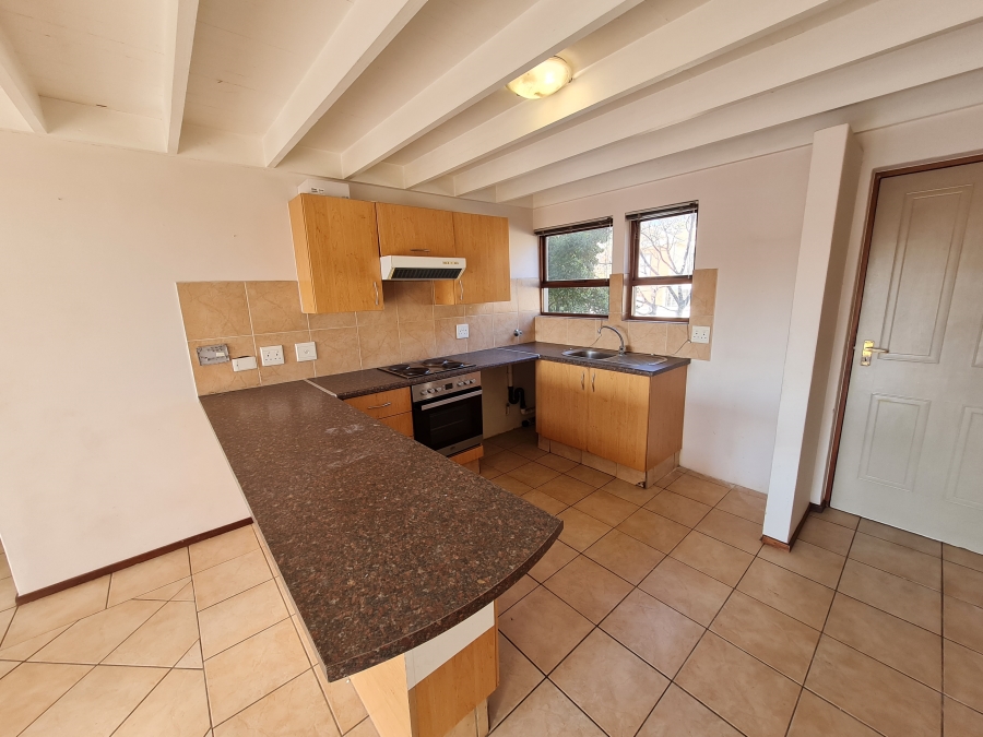 To Let 2 Bedroom Property for Rent in Paulshof Gauteng