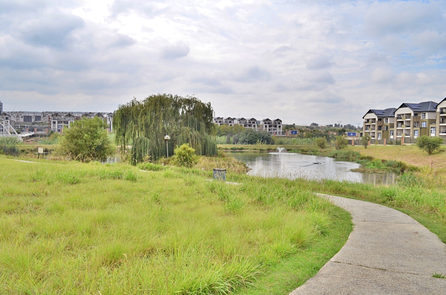 2 Bedroom Property for Sale in Waterfall Gauteng