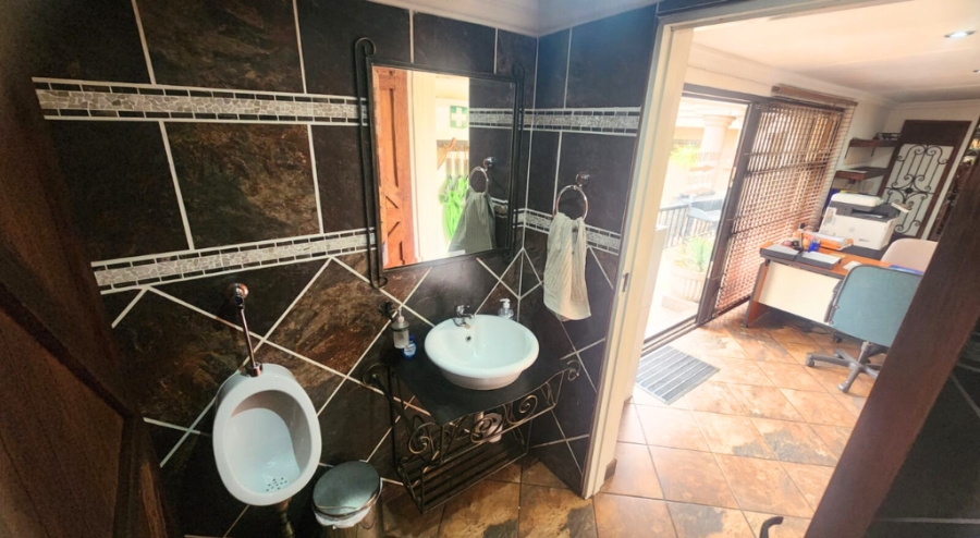 Commercial Property for Sale in Rothdene Gauteng