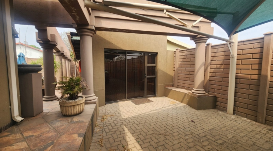 Commercial Property for Sale in Rothdene Gauteng