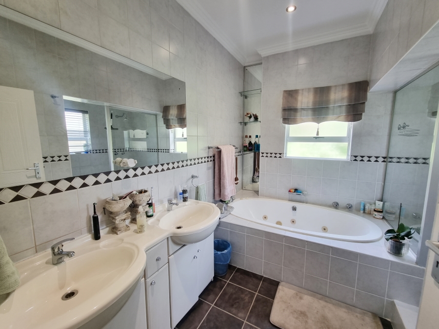 4 Bedroom Property for Sale in Midstream Estate Gauteng