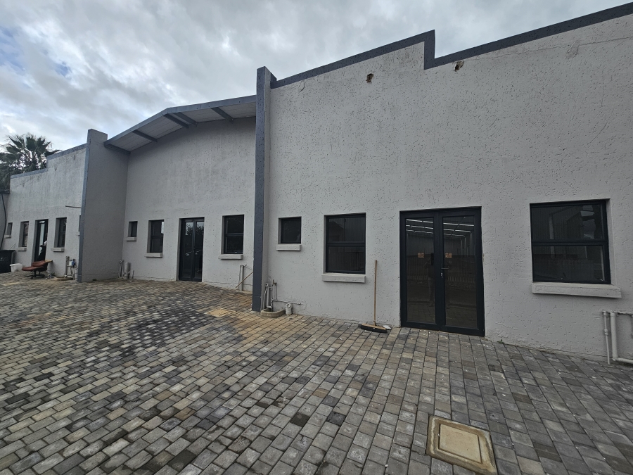 To Let commercial Property for Rent in Hennops Park Industrial Gauteng